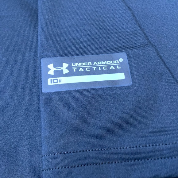 BNWT Men’s Under Armour black compression tactical Heatgear™️ short sleeve shirt - Picture 2 of 6